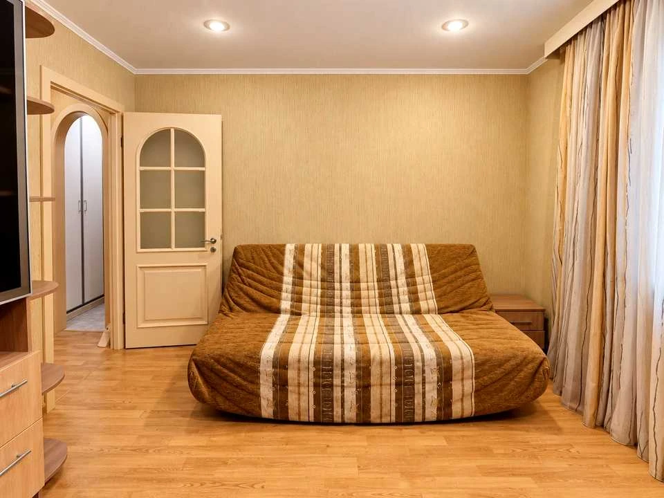 Квартира. Київ, Чорнобильська вул.