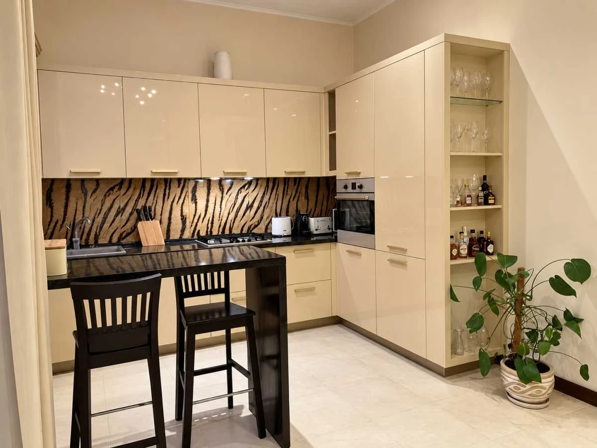 Здам трикімнатну квартиру (90 м²) у Києві, Шевченківський ра