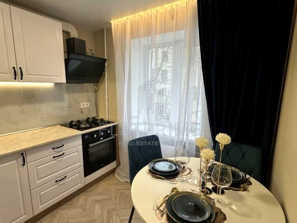 Квартира. Київ, Вінстона Черчилля вул.