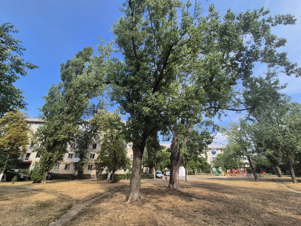 Воскресенський проспект 24 Б, 2х к. кв, охайна, готова для п