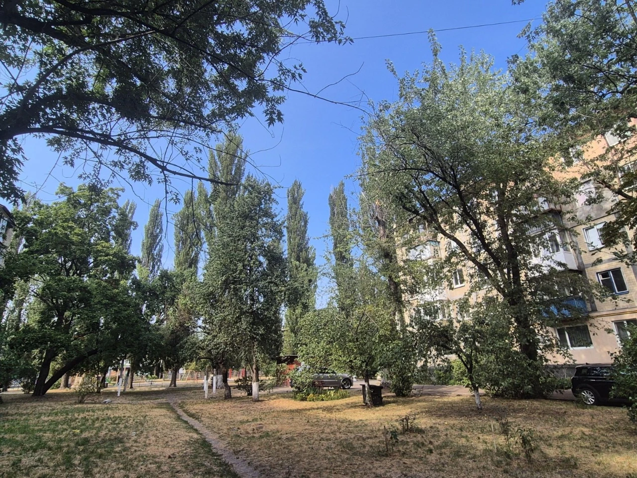 Воскресенський проспект 24 Б, 2х к. кв, охайна, готова для п
