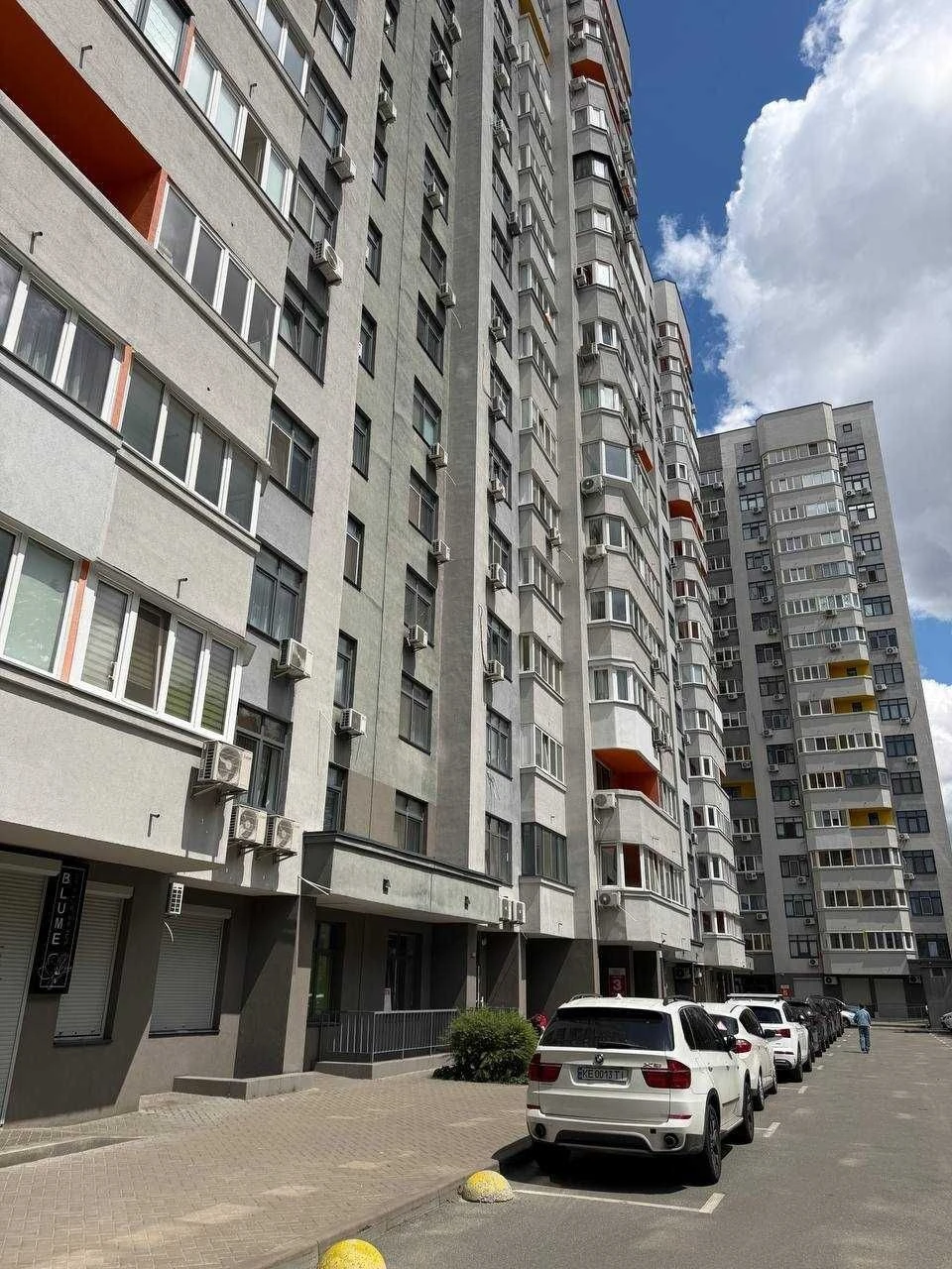 2-х кімнатна квартира в новому будинку, 3 хв. пішки метро Ни