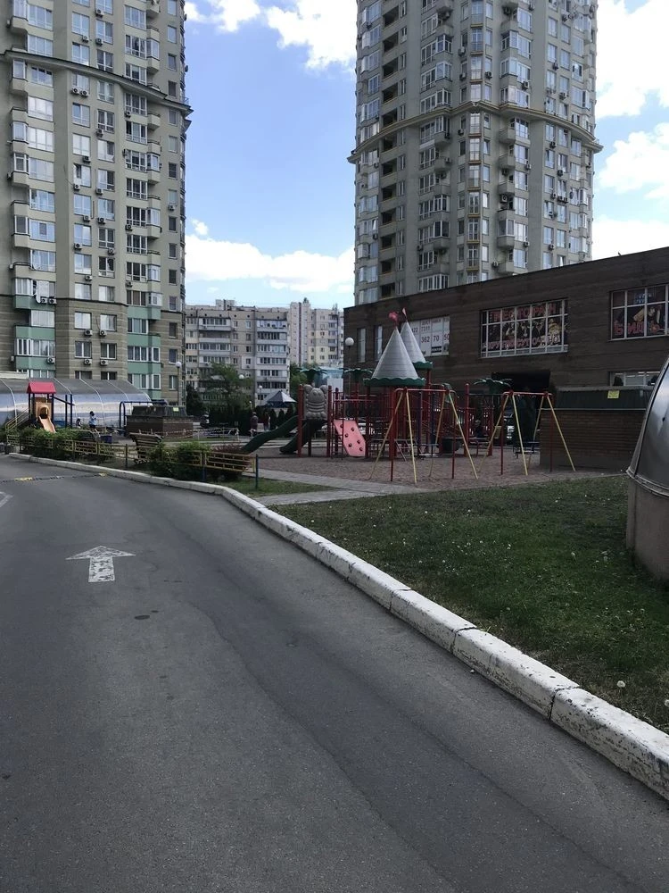 Без Комиссии. ул Мокра 16 (площадь131кв. м) Квартира 3-ком.