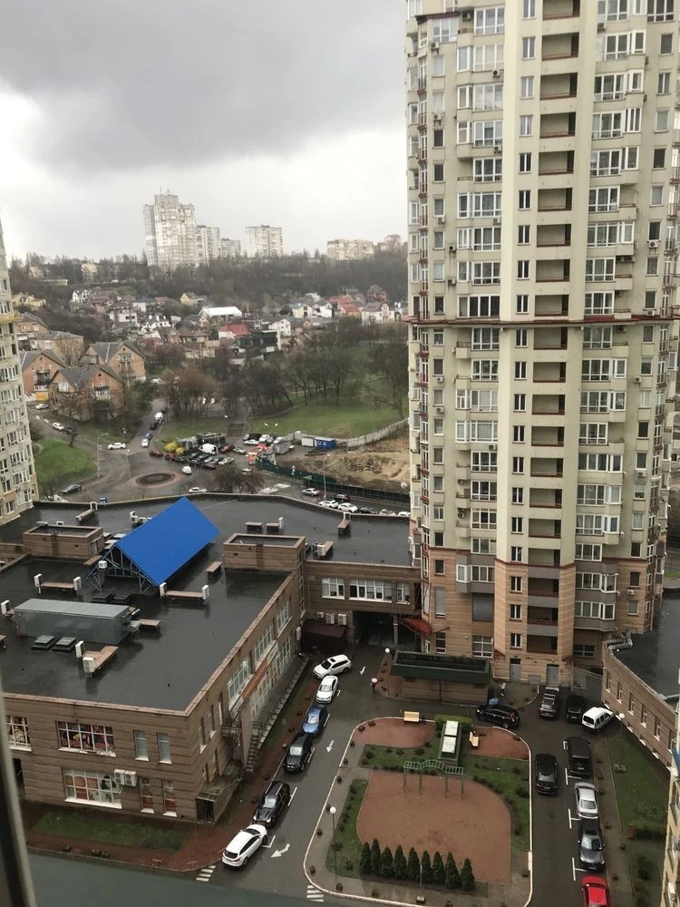 Без Комиссии. ул Мокра 16 (площадь131кв. м) Квартира 3-ком.