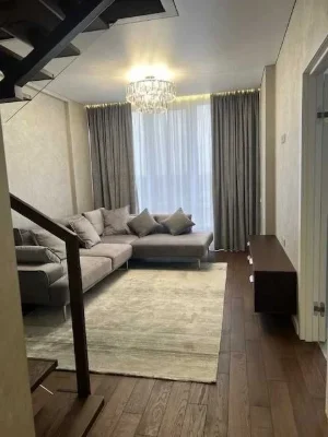 Продам 3к квартиру з авторським ремонтом!