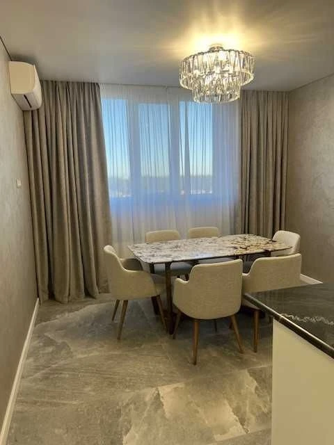 Продам 3к квартиру з авторським ремонтом!