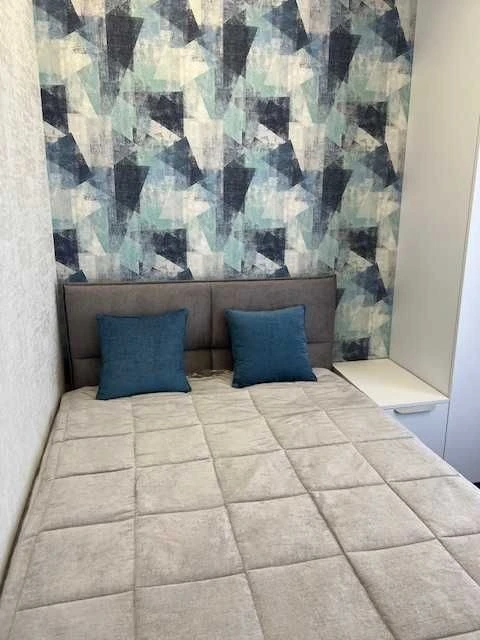 Продам 3к квартиру з авторським ремонтом!