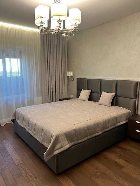 Продам 3к квартиру з авторським ремонтом!