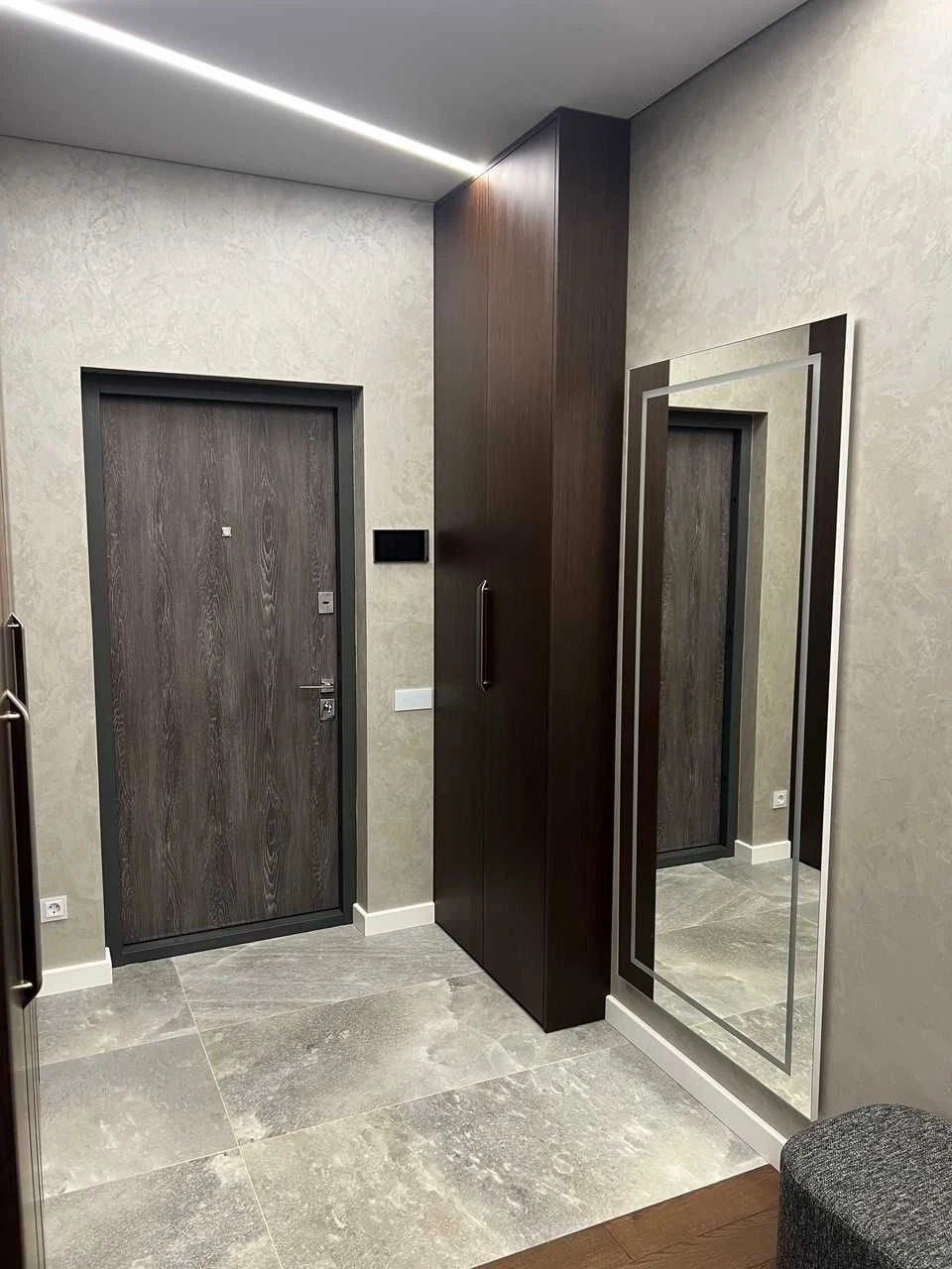 Продам 3к квартиру з авторським ремонтом!