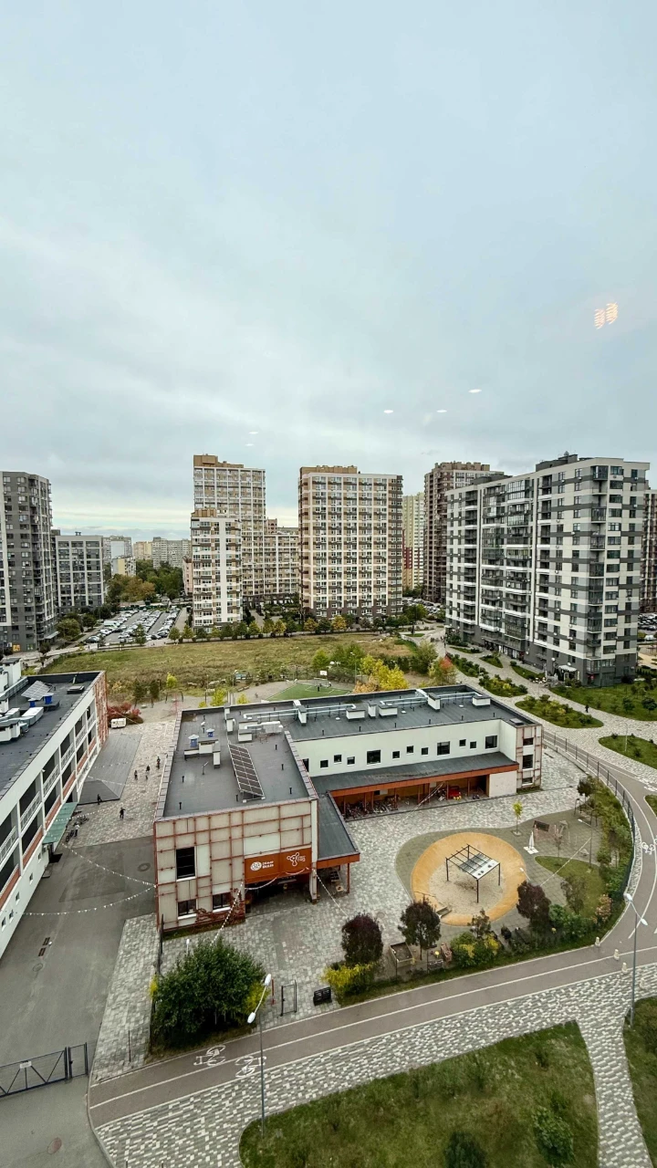 • БЕЗ% Продаж однокімнатна 1к. 37м2 квартира в ЖК Варшавськи