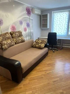 Терміновий продаж! 3-кімнатна квартира з ремонтом на русанів
