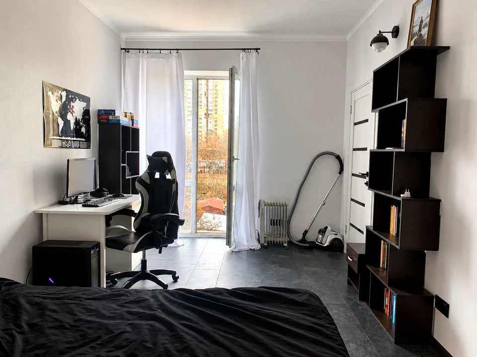 Квартира. Київ, Євгена Маланюка вул.