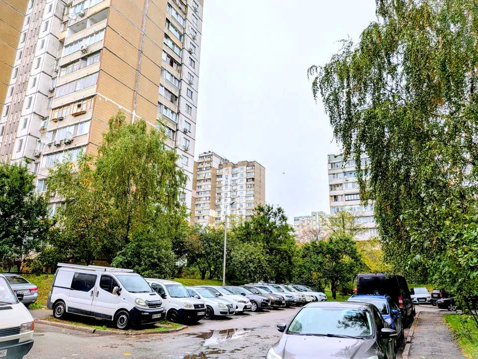 Квартира. Київ, Ірпінська вул.