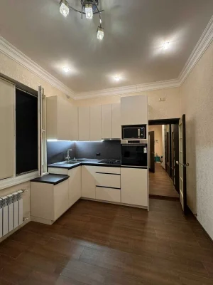Продам 3 кімнатну з ремонтом, Митрофана Довнар-Запольського
