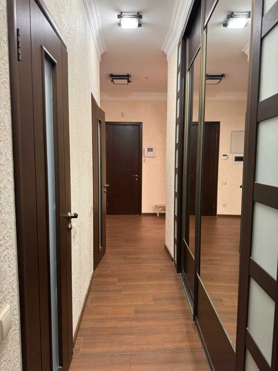 Продам 3 кімнатну з ремонтом, Митрофана Довнар-Запольського