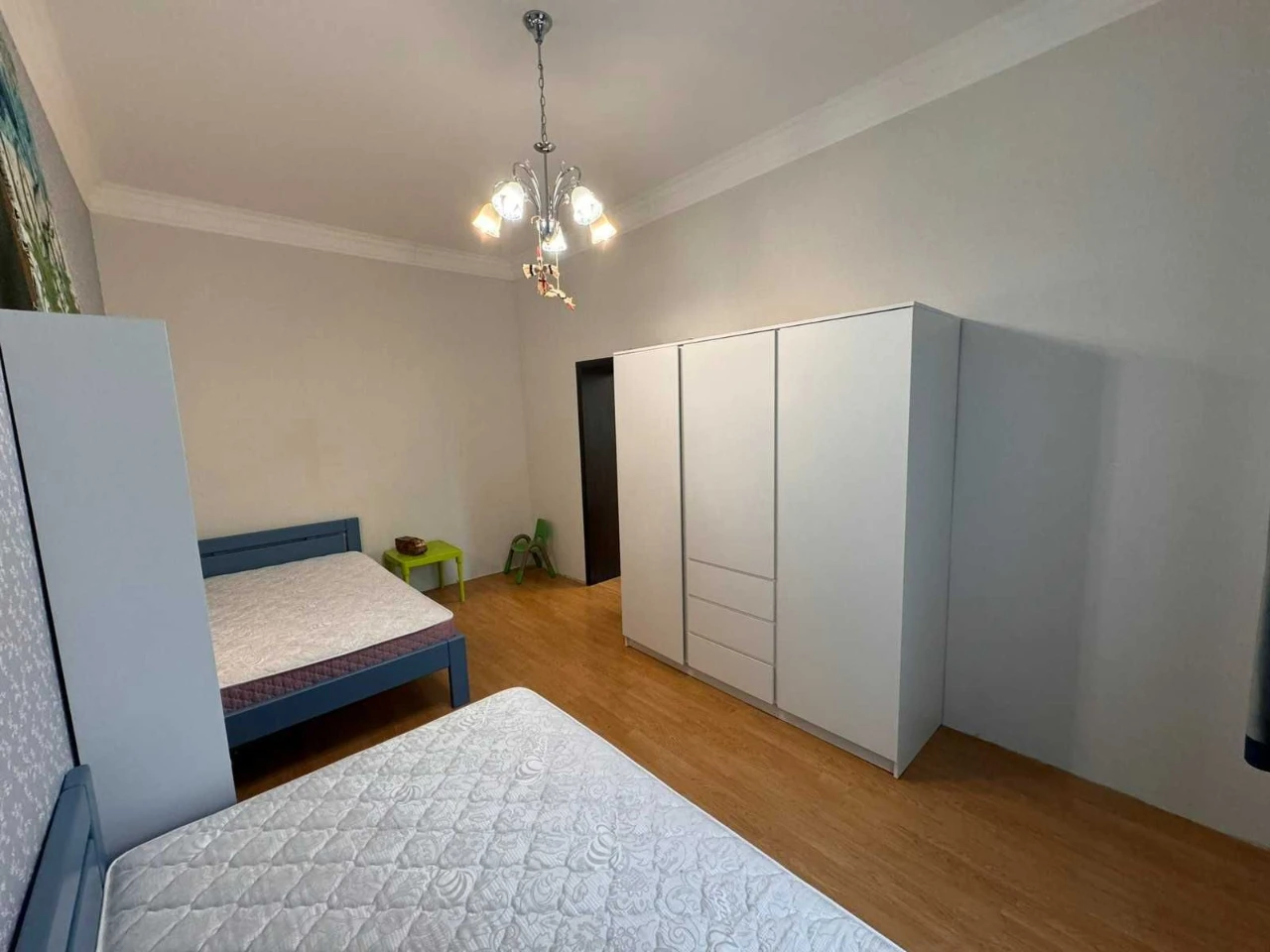 Продам 3 кімнатну з ремонтом, Митрофана Довнар-Запольського