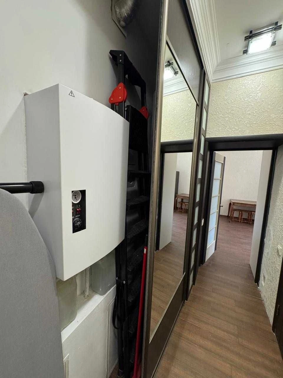 Продам 3 кімнатну з ремонтом, Митрофана Довнар-Запольського