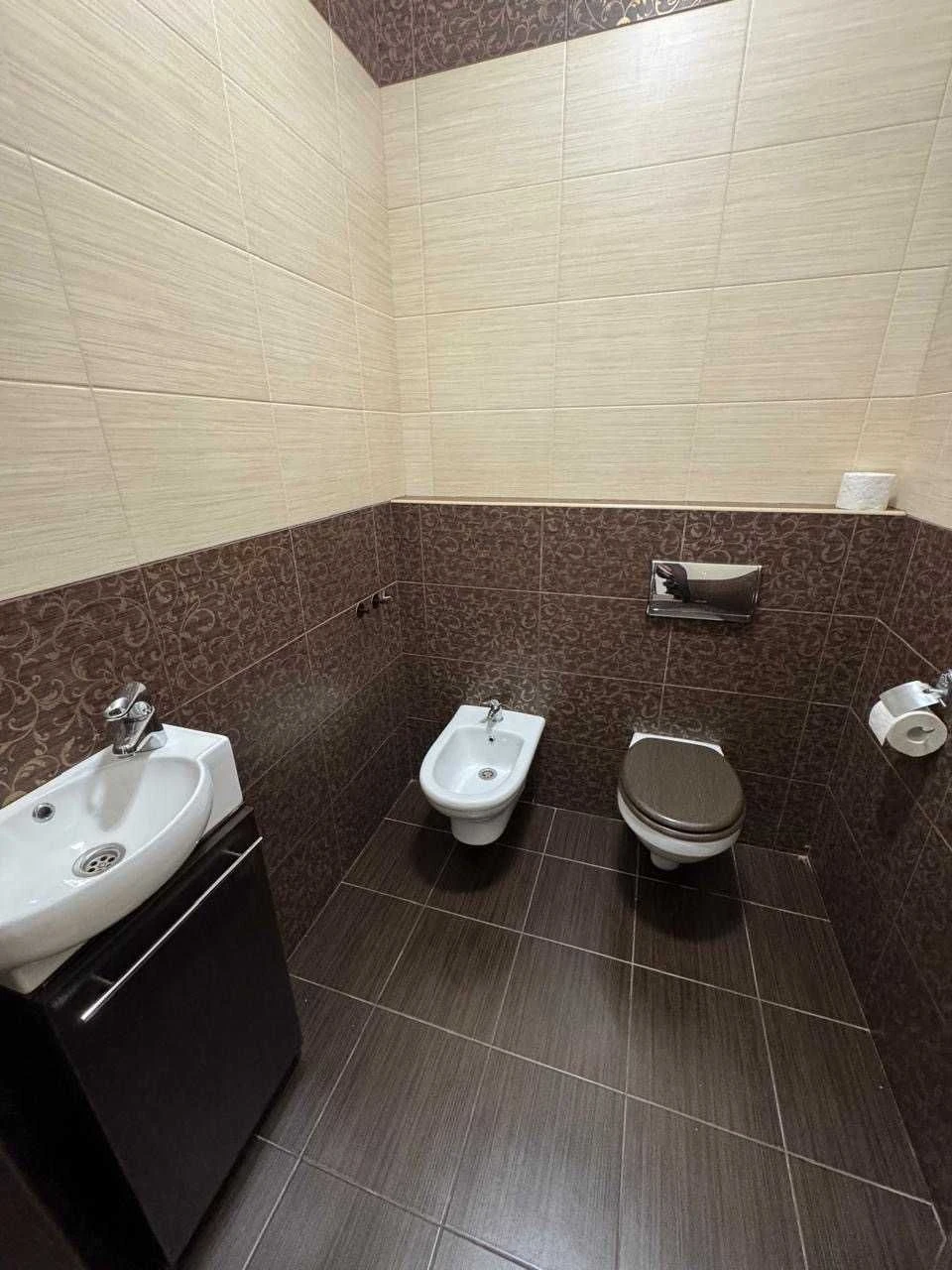Продам 3 кімнатну з ремонтом, Митрофана Довнар-Запольського