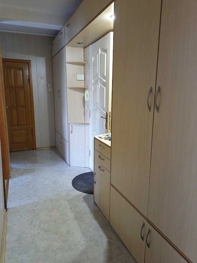 продам 3х кімнатну квартиру вул.Васильківська 6