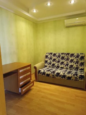 продам 3х кімнатну квартиру вул.Васильківська 6