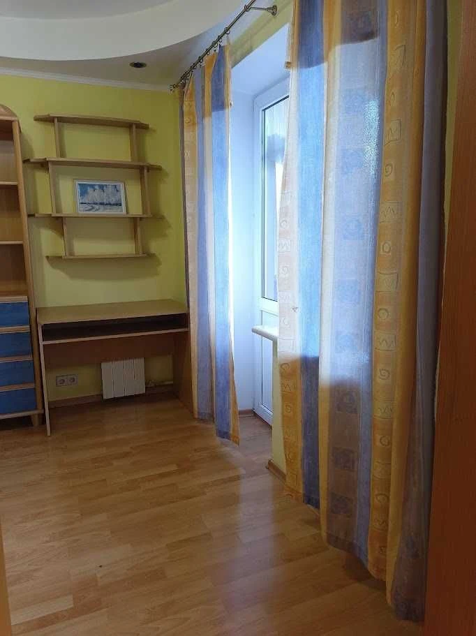 продам 3х кімнатну квартиру вул.Васильківська 6