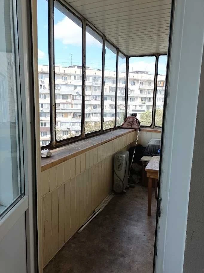 продам 3х кімнатну квартиру вул.Васильківська 6