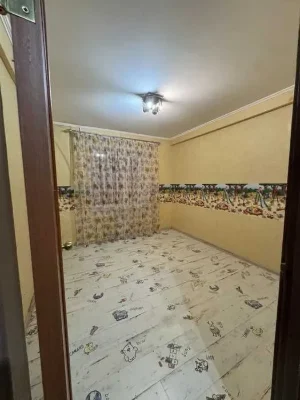 Продам 3-кімнатну квартиру в Києві, Деснянський район, вул.