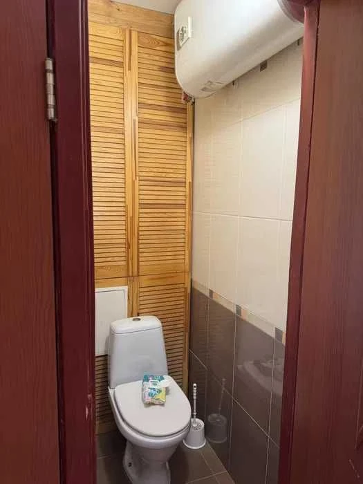 Продам 3-кімнатну квартиру в Києві, Деснянський район, вул.