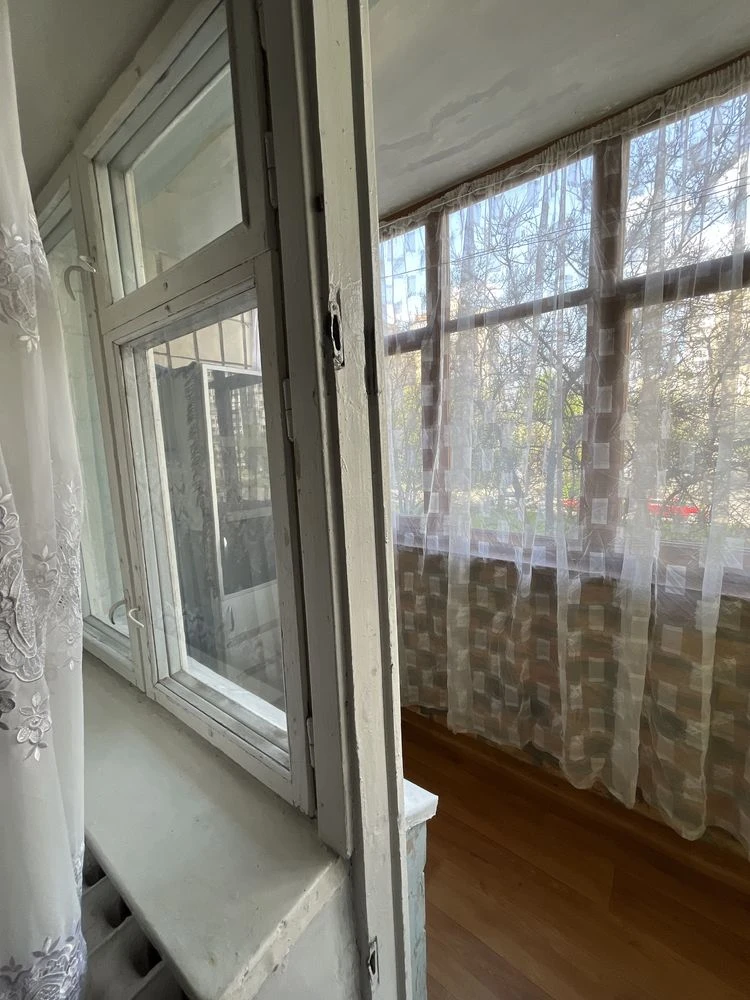 продам 1к квартиру на 2 поверсі