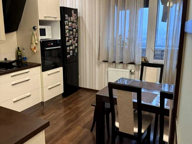 Квартира. Київ, Петропавлівська вул.