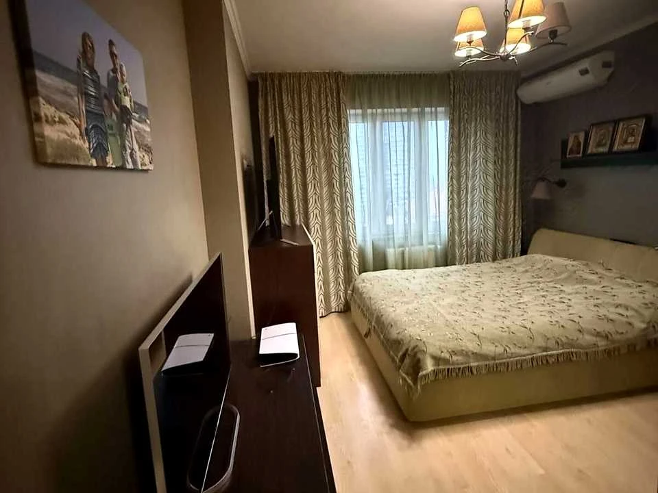 Квартира. Київ, Петропавлівська вул.