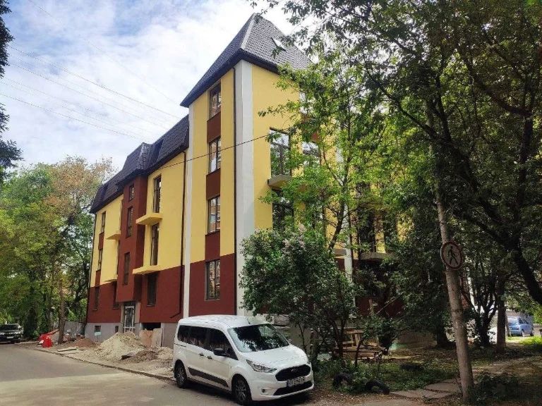 Квартира 69 м², 2 спальні, єОселя, газове опалення, Яслинськ