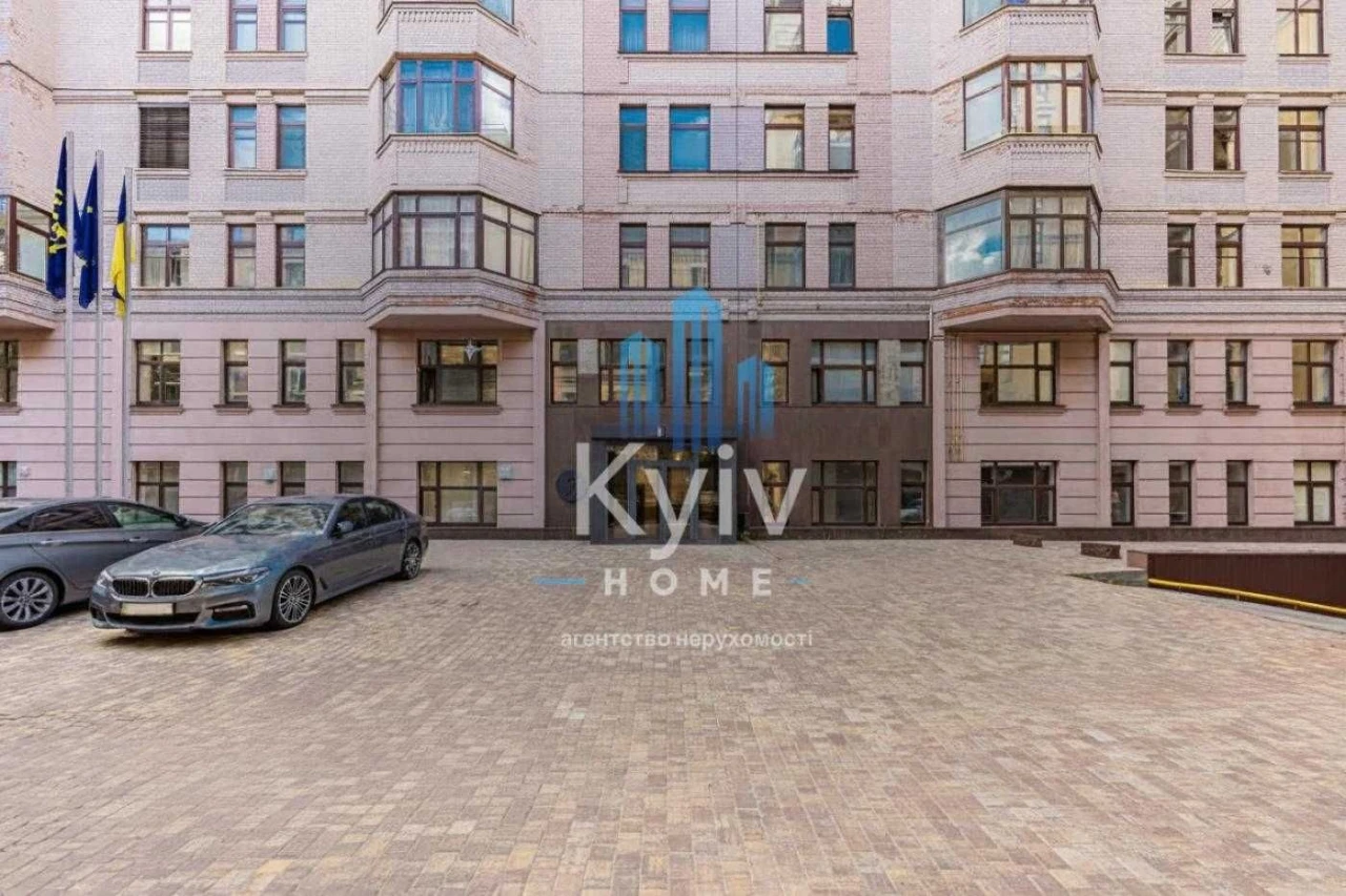 Продаж квартири в центрі Києва/ 3 кім/ 110 м.кв/ вул Пирогов