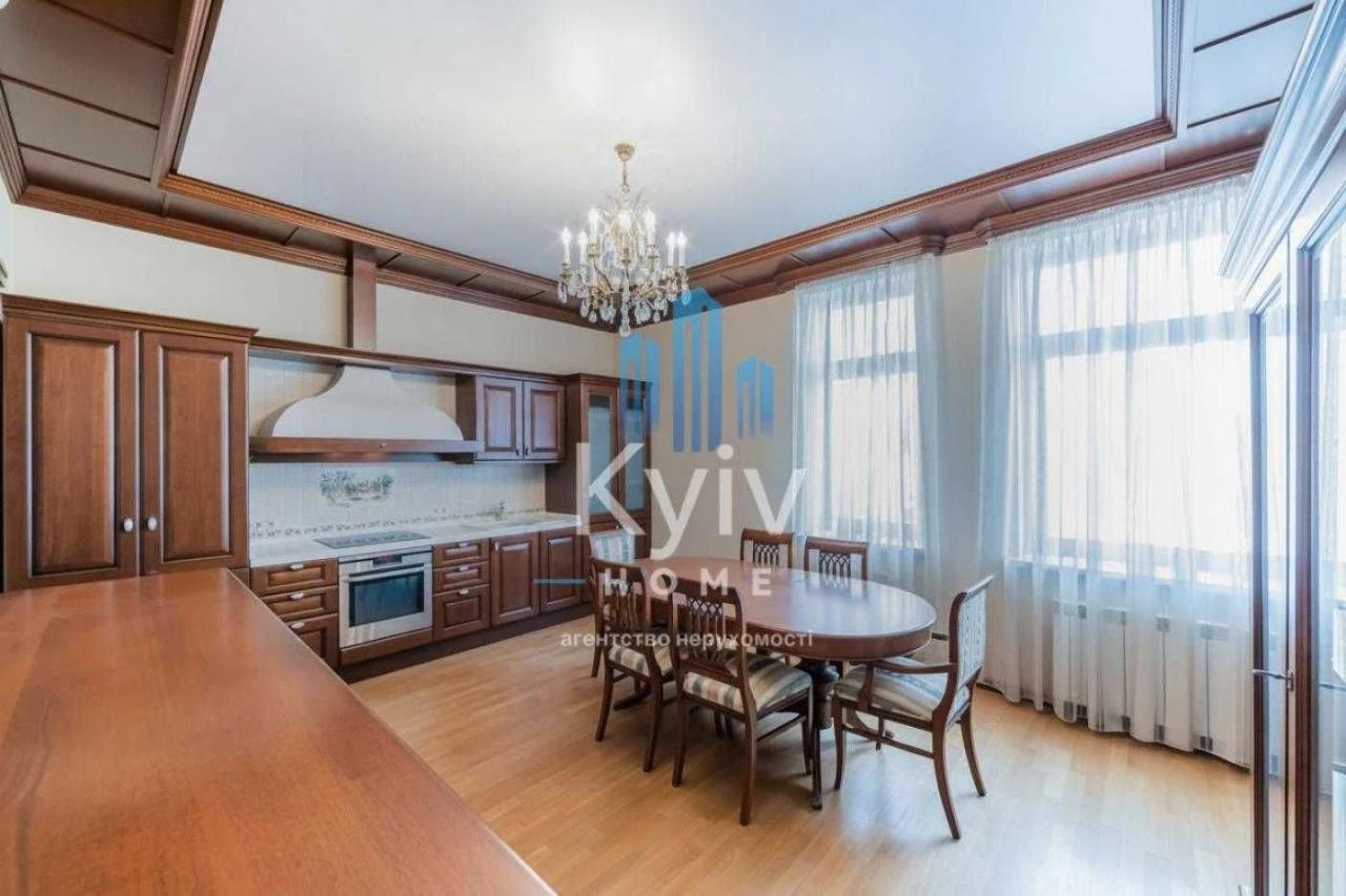 Продаж квартири в центрі Києва/ 3 кім/ 110 м.кв/ вул Пирогов