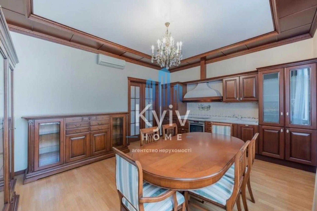 Продаж квартири в центрі Києва/ 3 кім/ 110 м.кв/ вул Пирогов