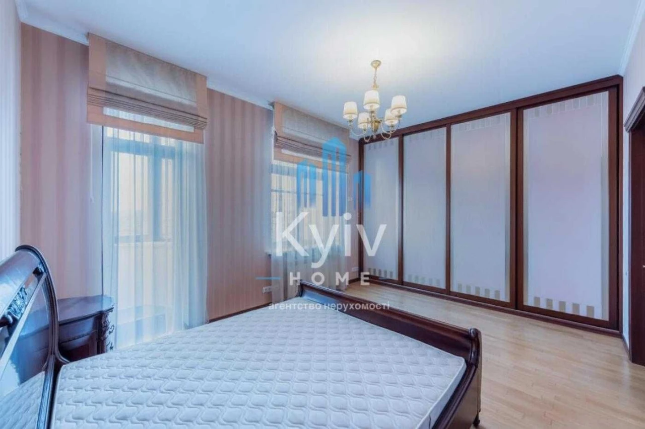 Продаж квартири в центрі Києва/ 3 кім/ 110 м.кв/ вул Пирогов