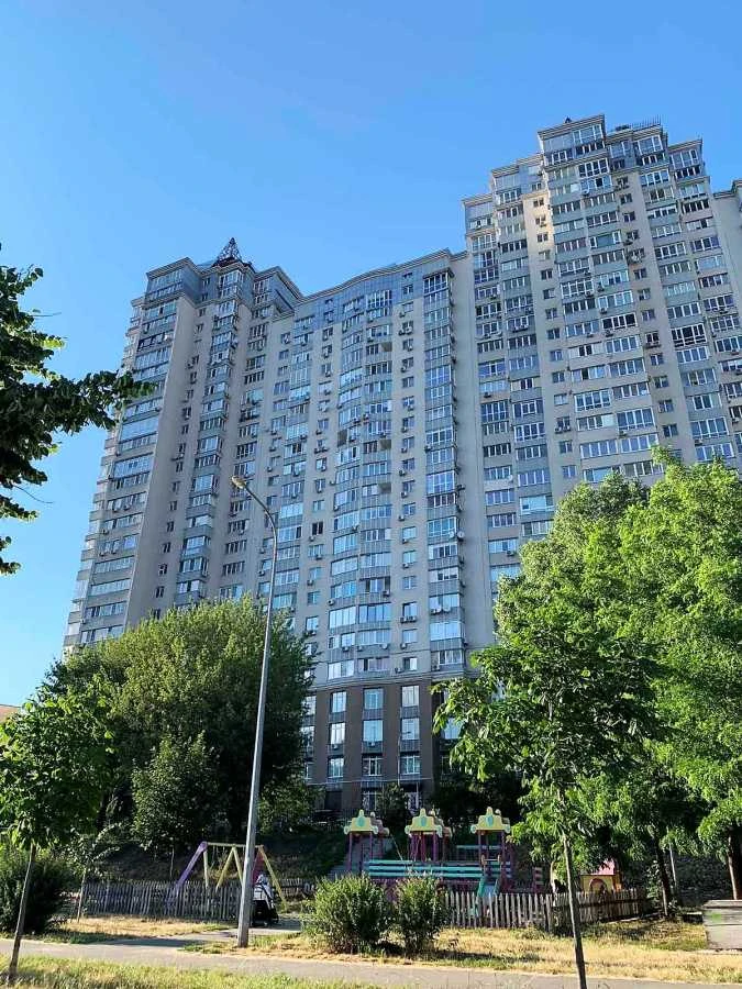 Продам однокімнатну квартиру (52 м²) у Києві, Дніпровський р