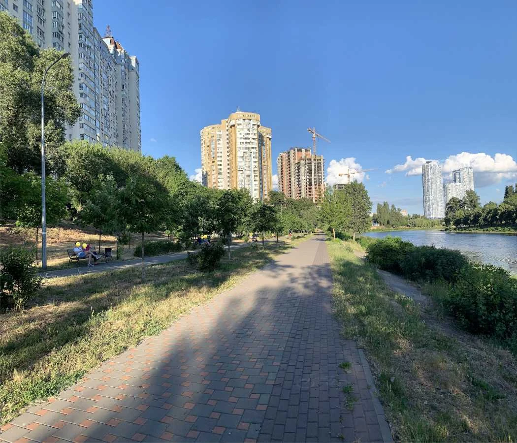 Продам однокімнатну квартиру (52 м²) у Києві, Дніпровський р