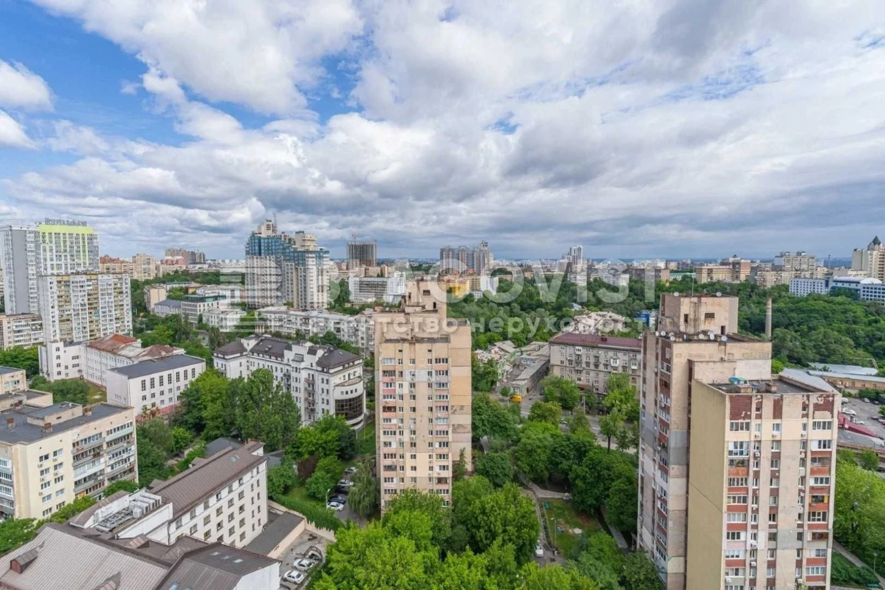 Продаж 2-к квартири 92,9 м² Центр, Білоруська 3 Без%