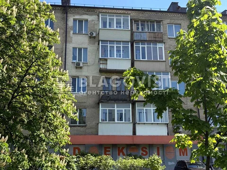 Квартира. Київ, Миколи Міхновського бульв.