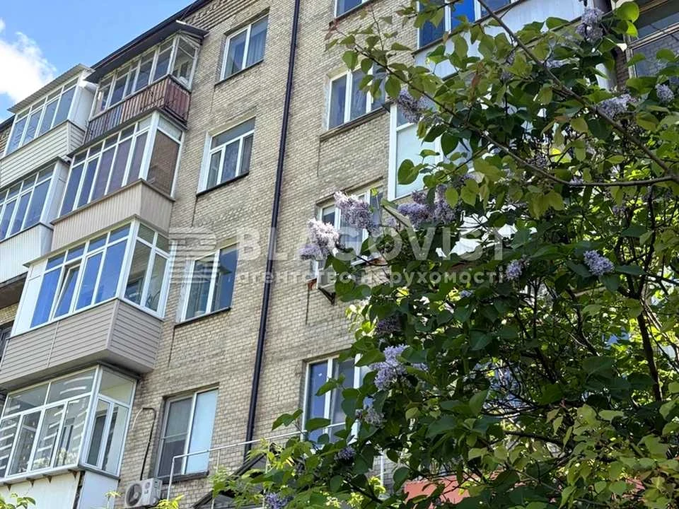 Квартира. Київ, Миколи Міхновського бульв.
