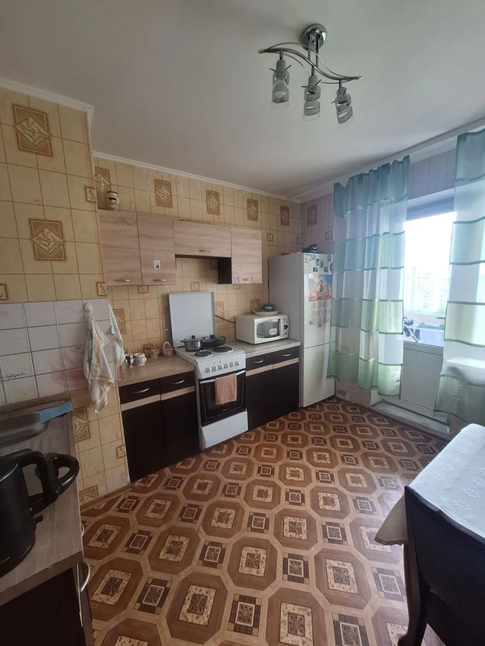ПРОДАЖ 3-кімнатної квартири, 97М2. вул. Цвєтаєвої, 9А