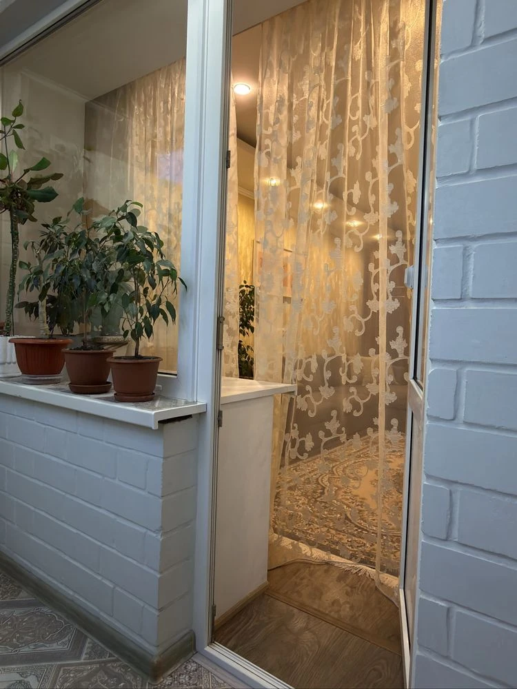 Велика 1к квартира на ж/м Червоний камінь  , Савкіна