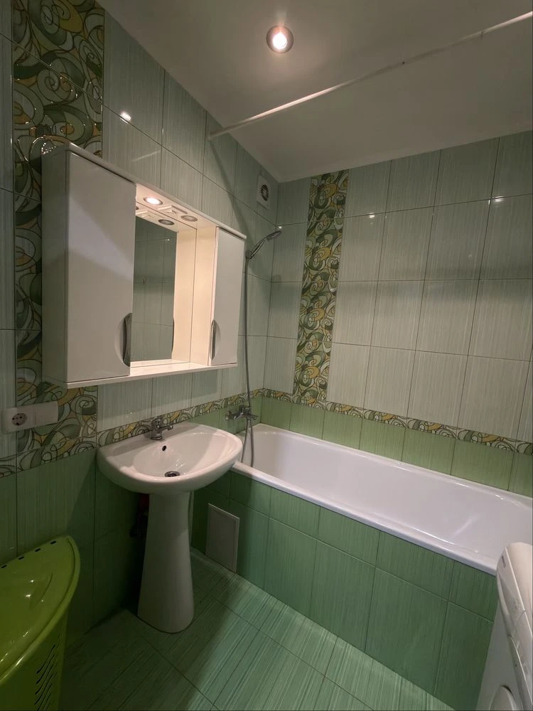 Велика 1к квартира на ж/м Червоний камінь  , Савкіна