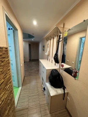 продам 3к квартиру, автономка. район Титова