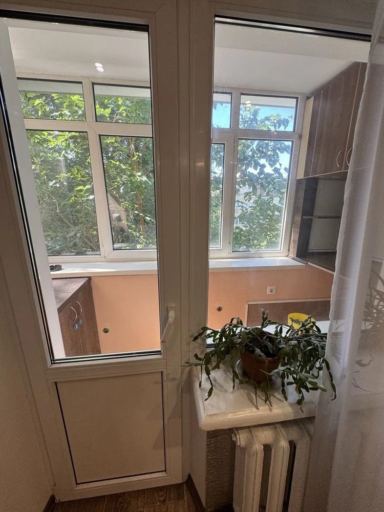 продам 3к квартиру, автономка. район Титова