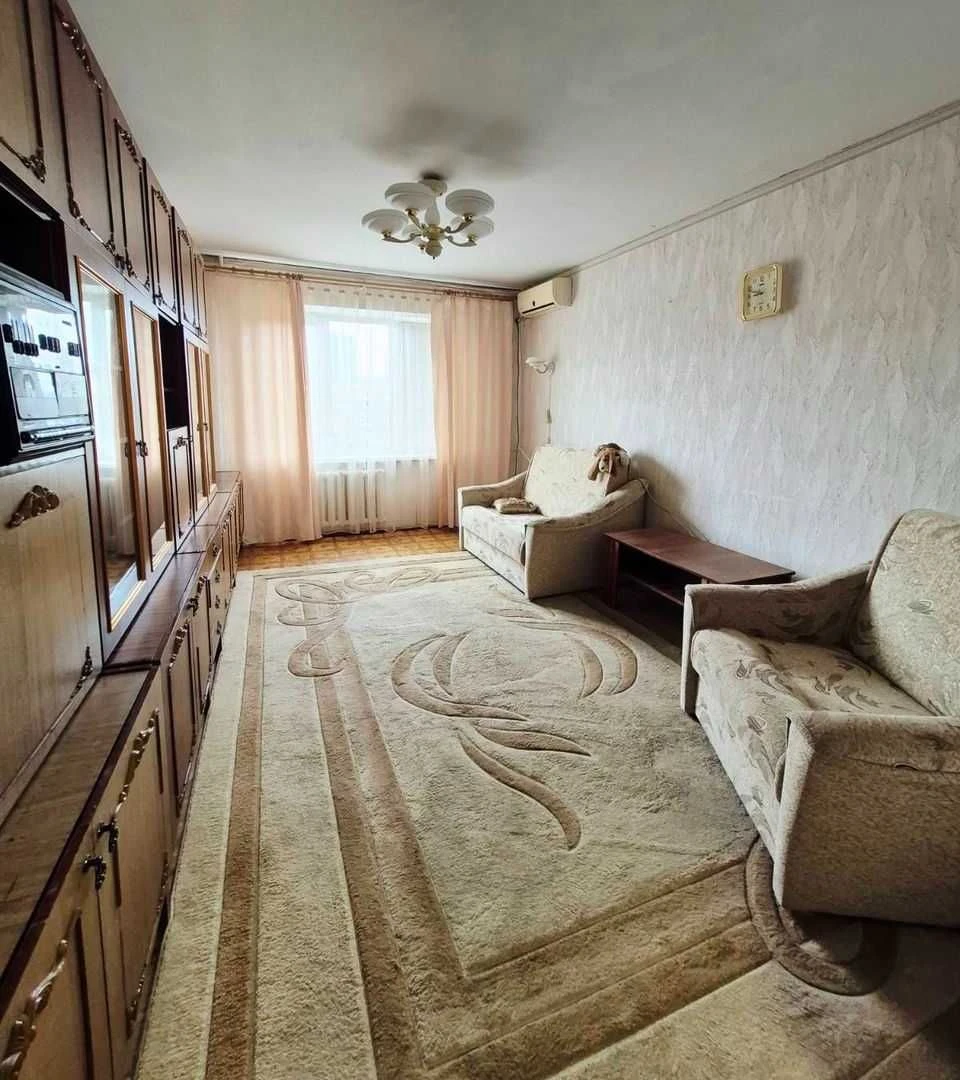 Продам 3-к квартиру на ж/м Победа, пр. Героев