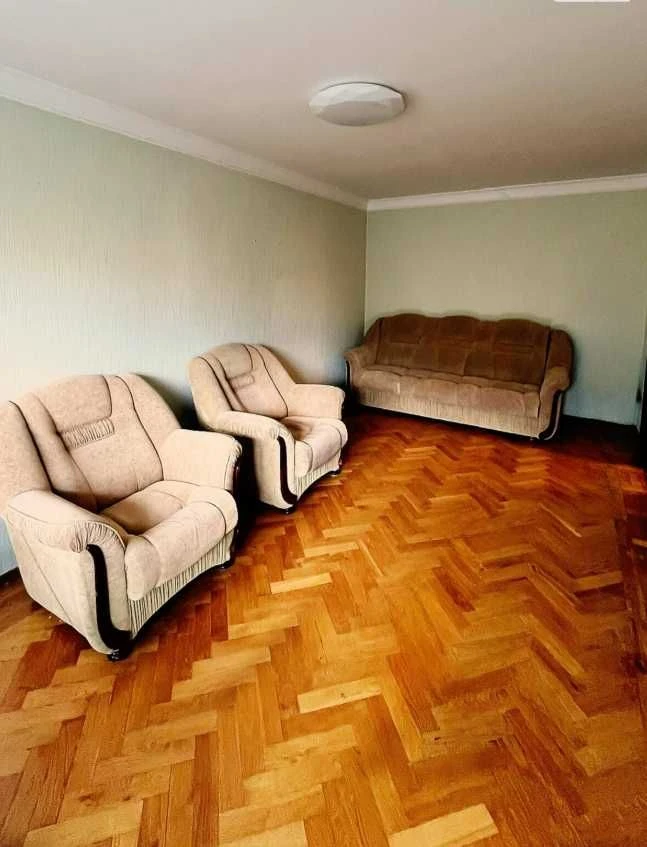 Науки 66! Метро 23 Августа! 1 мин Продам 2К 45 м2 с ремонтом