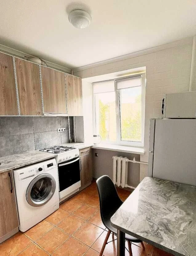 Науки 66! Метро 23 Августа! 1 мин Продам 2К 45 м2 с ремонтом