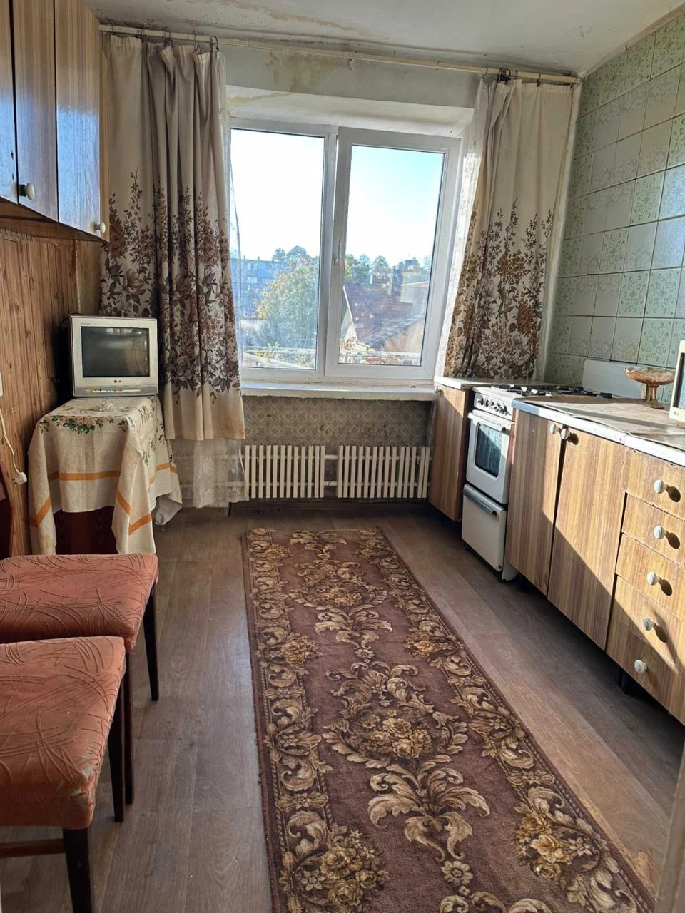 Продам  свою трьох кімнатну квартир. м.Харків сел.Жуковськог